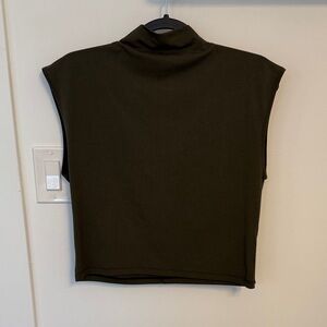 Cropped Sleeveless Mockneck Top